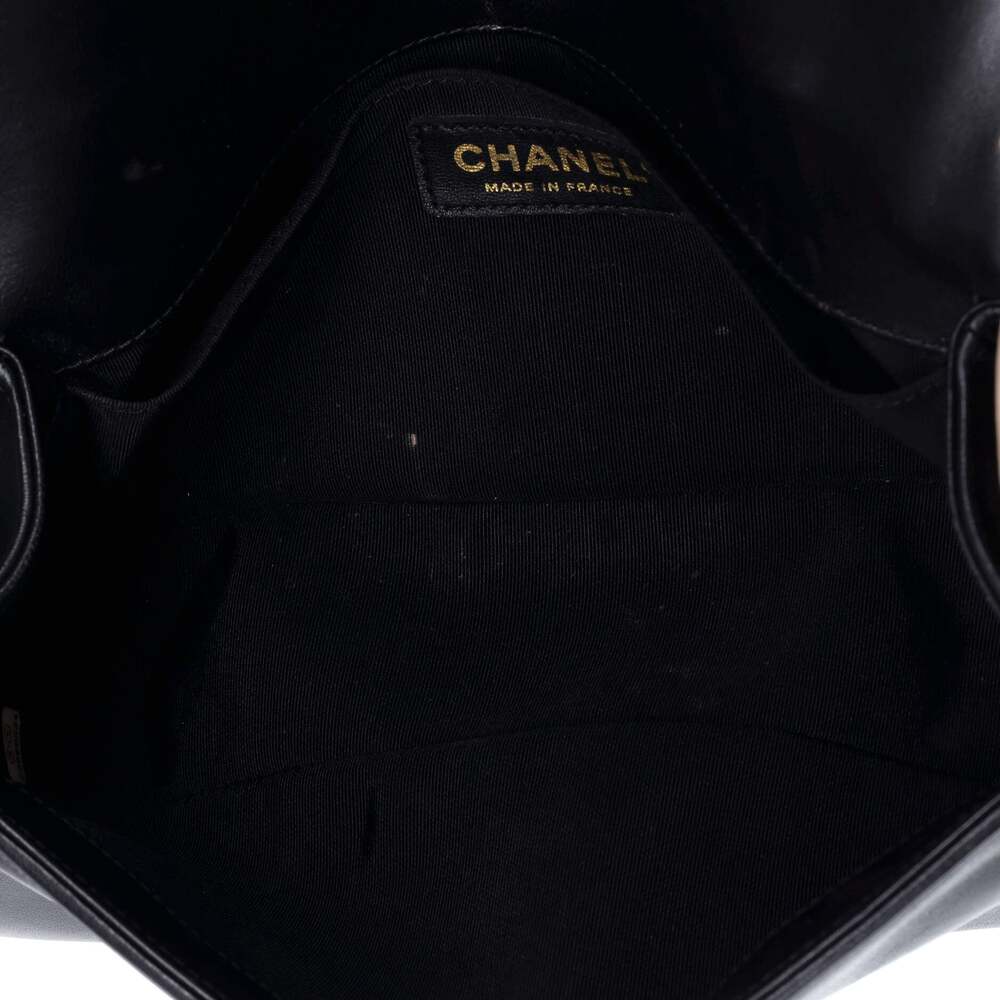 Chanel Boy Flap Bag Quilted Lambskin #242417C41B - Picture 5 of 8